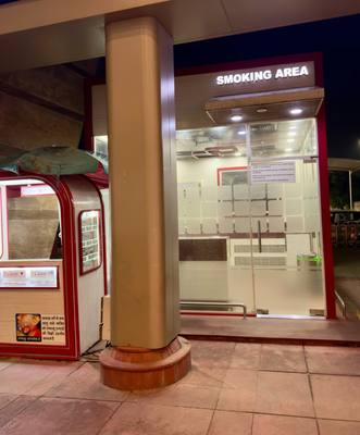 Smoking area at Jaipur (JAI) airport — T2 — Outside the terminal, right opposite the departure entries, there is a new smoking booth.
