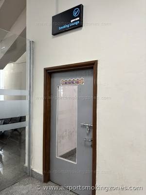 Smoking area at Varanasi (VNS) airport — Good smoking area there.