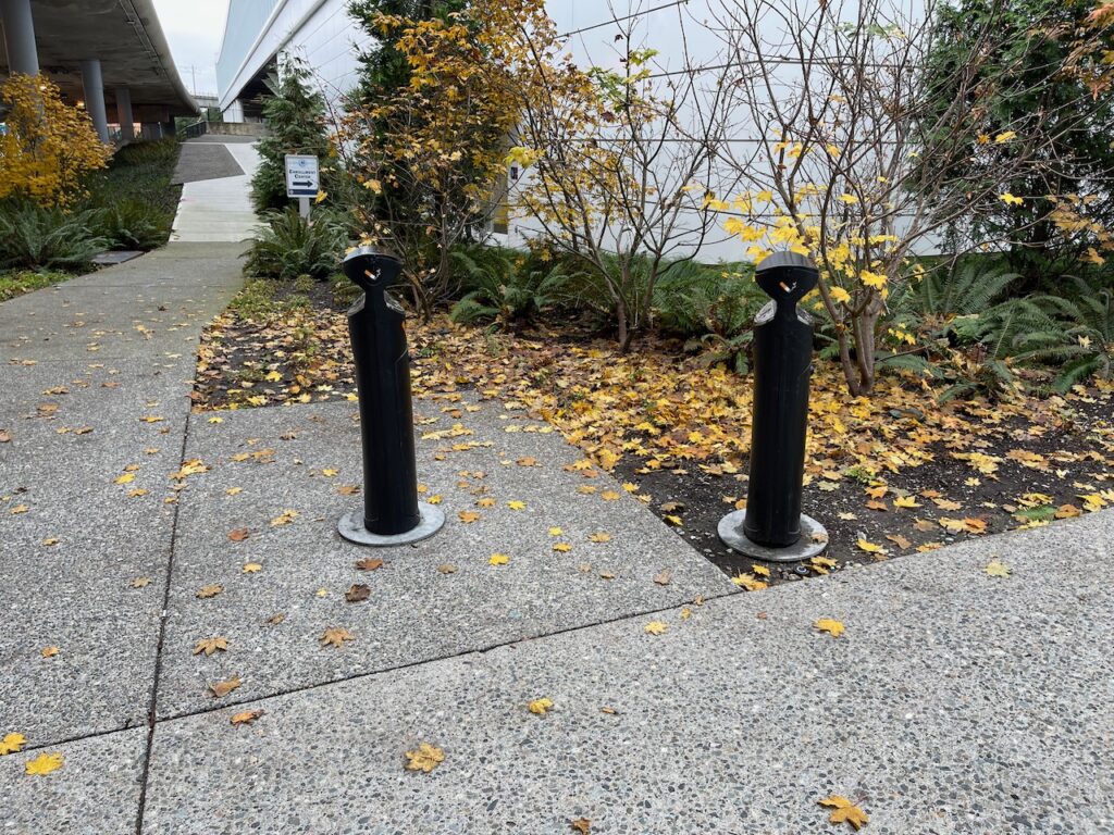 Seattle-Tacoma Airport (SEA) Smoking Area